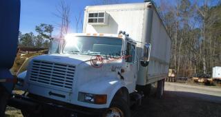 2001 International 4900 Box Truck (4x2)