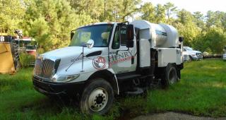 2007 International 4200 SBA Truck w/Tymco Sweeper