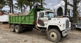 1988 Mack R688ST Dump Truck