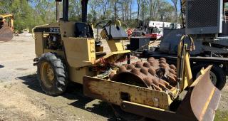 1999 Caterpillar CP323C Padfoot Vibratory Compactor