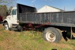 2000 International 4900 4x2 Truck 