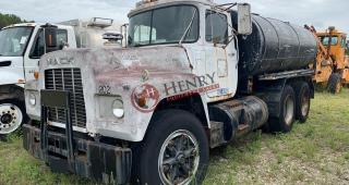 1982 Mack 600R60 Water Truck