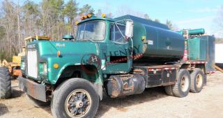 1989 Mack Fuel & Lube Truck