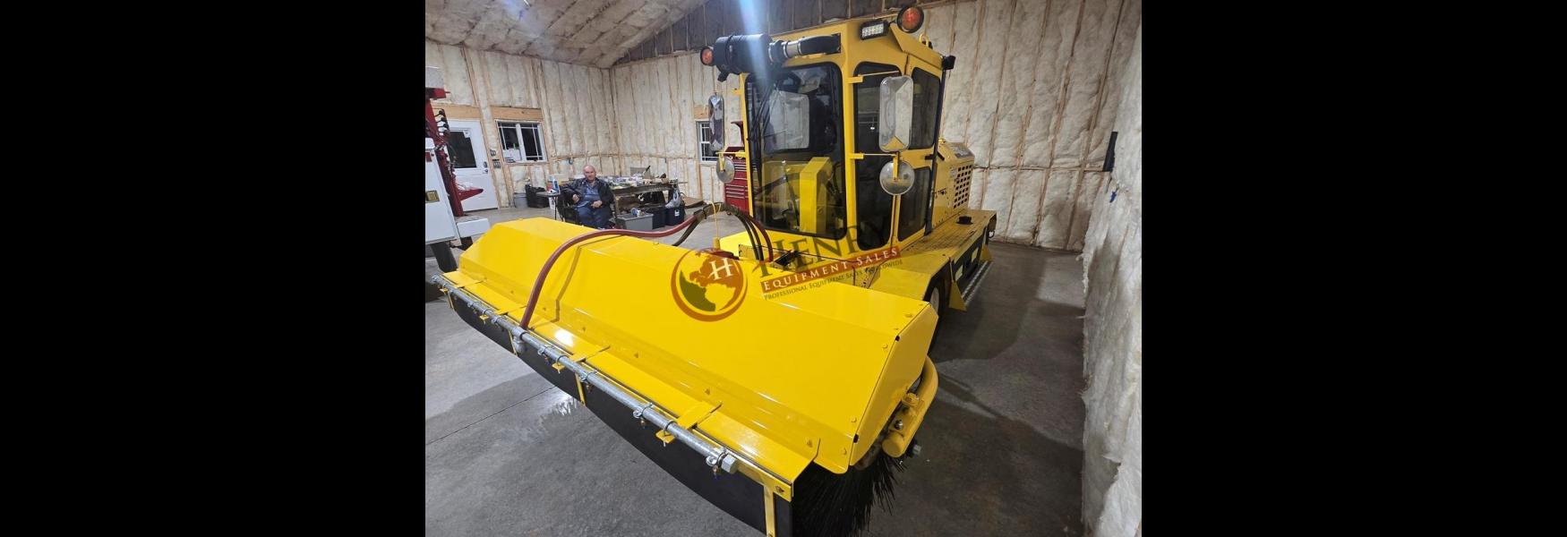 Henry Equipment Sales - 2019 Superior SM74C Broom